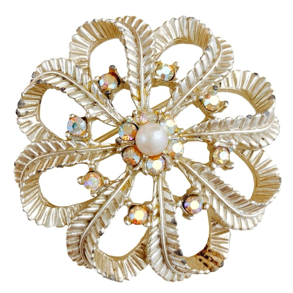 VTG Mid Century Textured Gold Tone AB Rhinestone Faux Pearl Scroll Floral Brooch